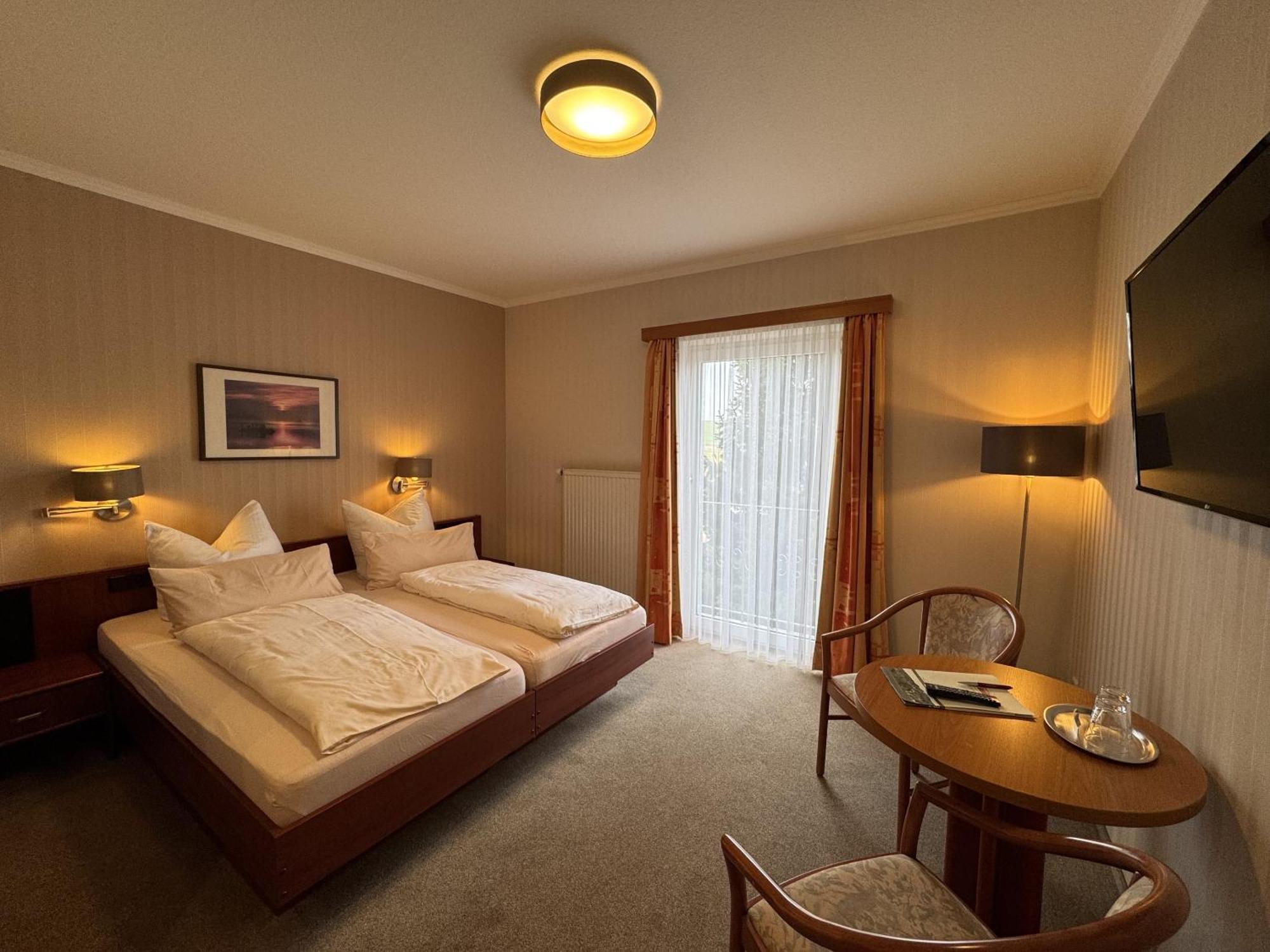 Wilhelmsburg Hotel 3*